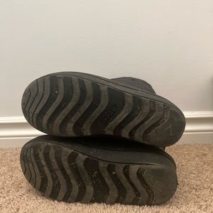 Size 4 Great condition
Warm to -30 
Drawstring strong to tighten
Moving sale